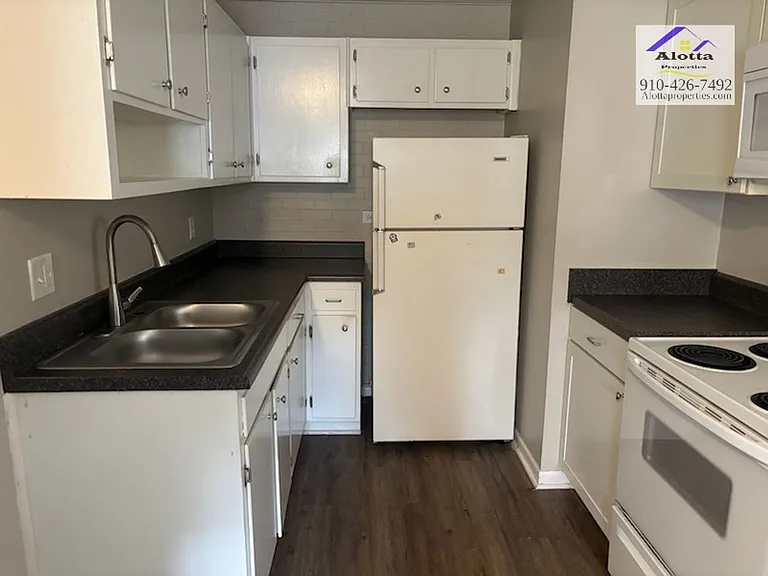 6604 Carloway Dr — Photo 2