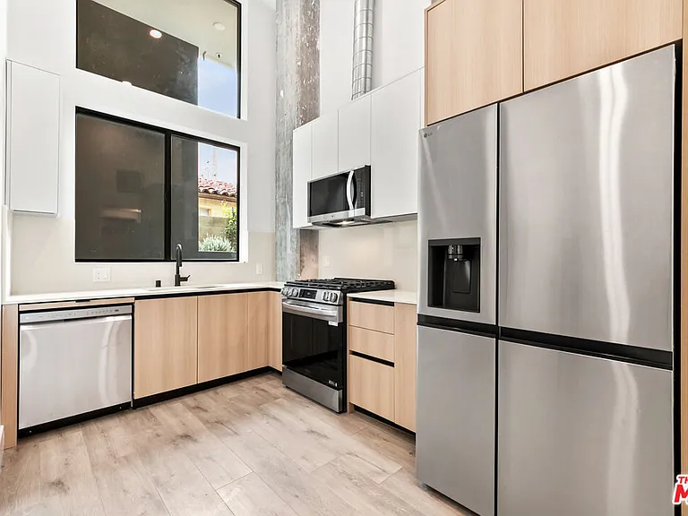 11013 Hartsook St #103 — Photo 3