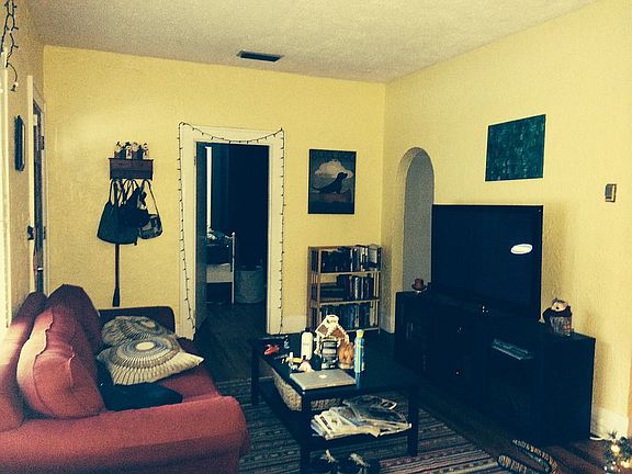 2nd image of 1013 E Mohawk Ave