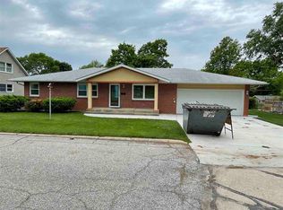 2523 Abbott St, Falls City, NE 68355