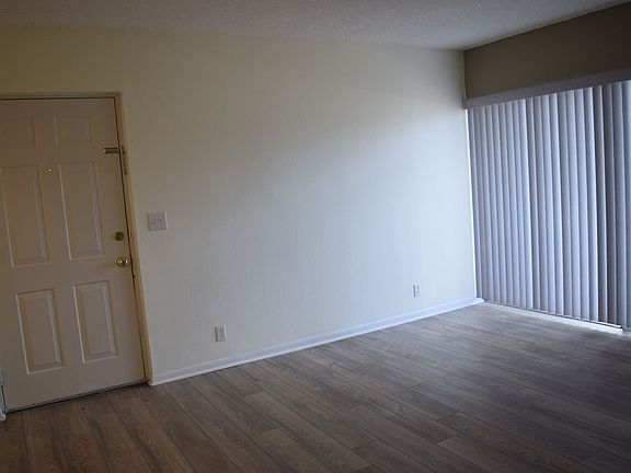 5th image of 1537 SE Royal Green Cir #103