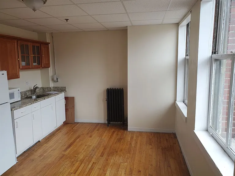 819 Elm St #9 — Photo 6