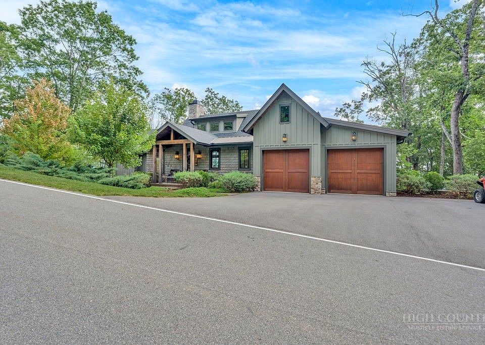 1st image of 695 Goldenrod Road