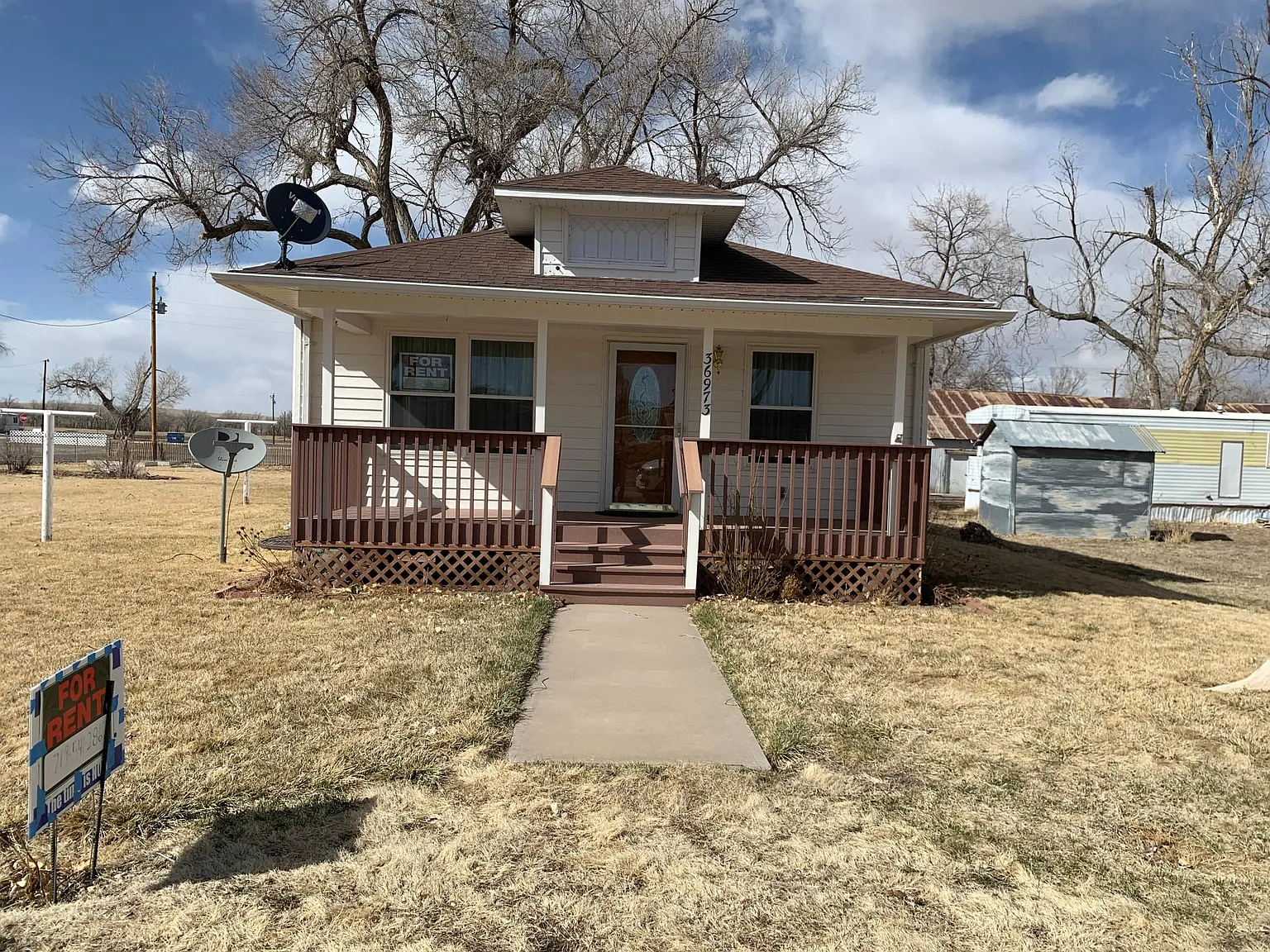 3 bed, 2500 sqft, $1,500 — Photo 1
