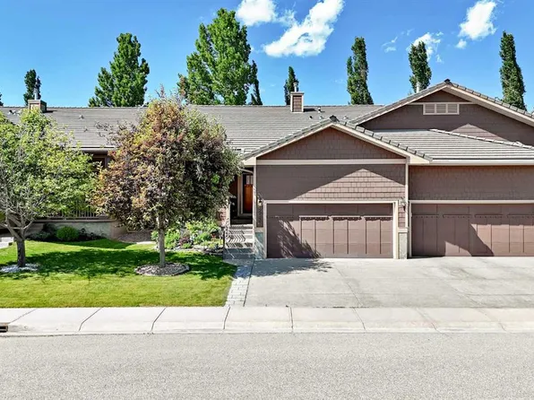 253 S Bridle Estates Rd SW, Calgary, AB T2Y 0G1