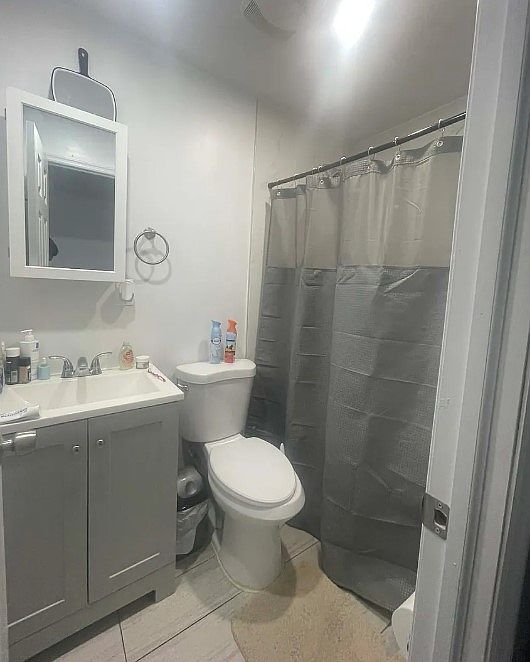2nd image of 502 Goettingen St #A