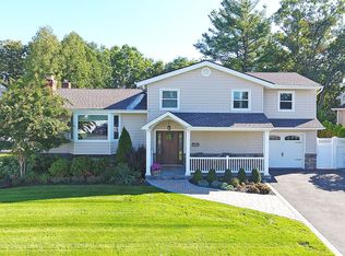 8 Warren Ln, Jericho, NY 11753