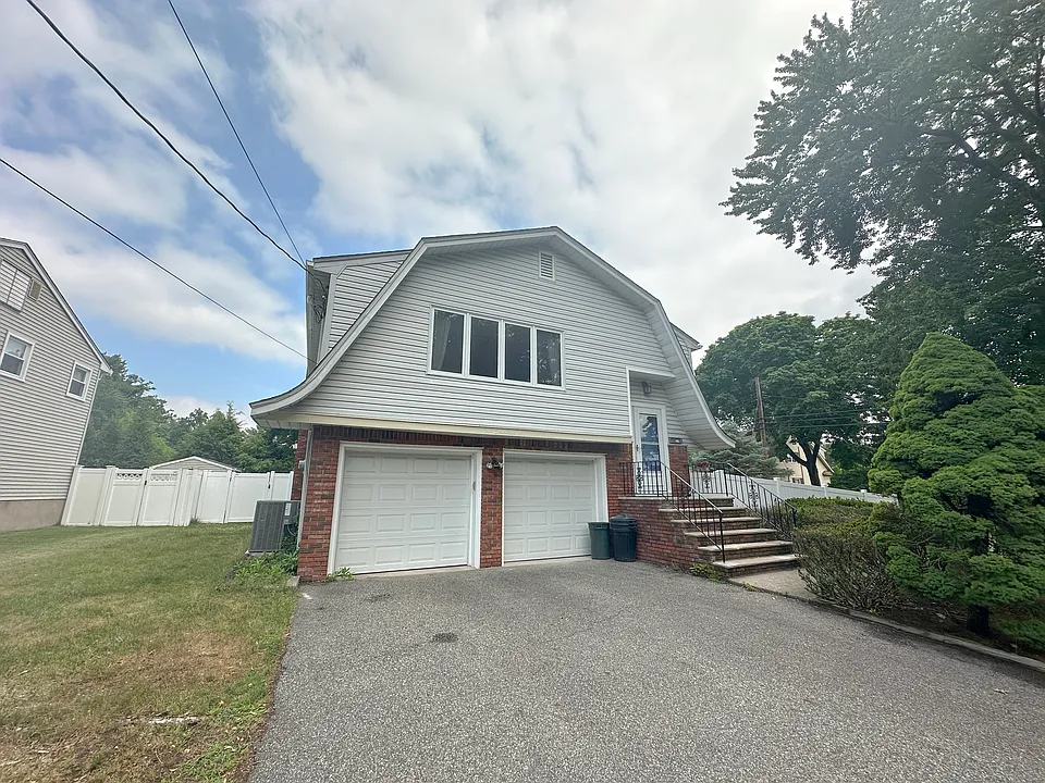 217 Rockland Ave