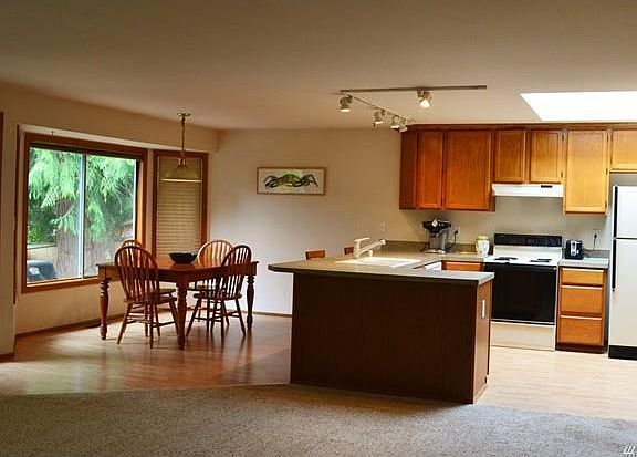 4th image of 11821 Meridian Pl SE
