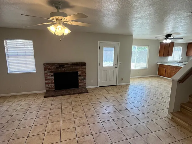 420 Ravenwood Way — Photo 16