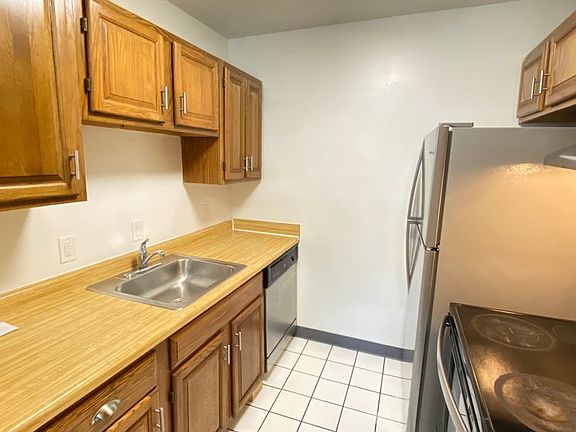 5th image of 64-70 Chittenden Ave #64
