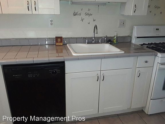 5th image of 26255 Normandy St
