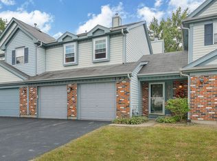 1935 Wellington Pl, Downers Grove, IL 60516