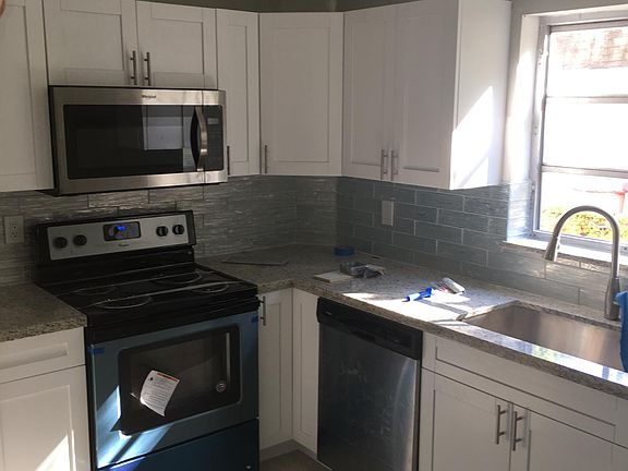 3rd image of 5385 SW 40th Ave APT 105
