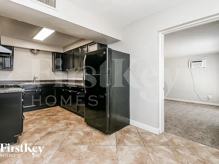 930 E Weber Dr — Photo 7