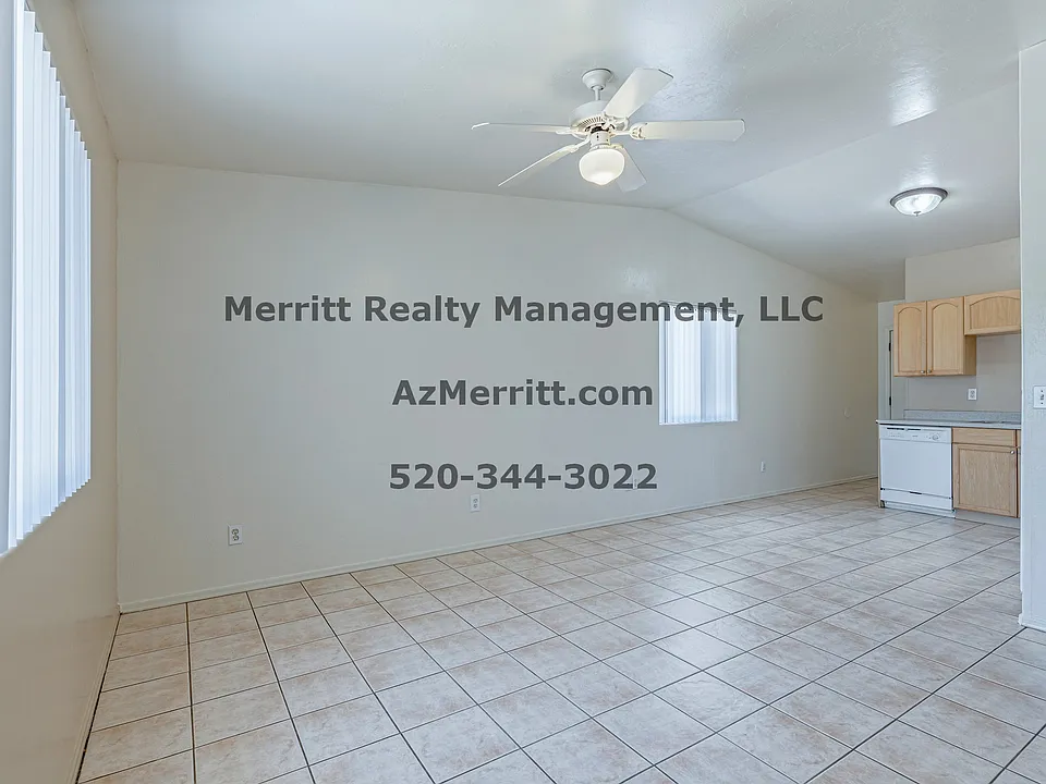 3302 E Bermuda St #1