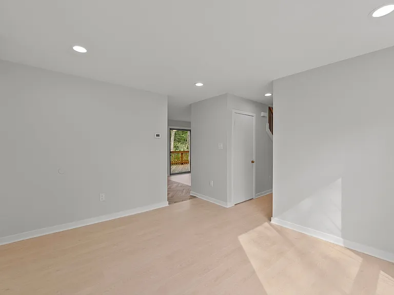 2852 Cedarest Rd — Photo 14