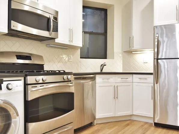 2192 Fred Douglas Boulevard image 3 of 7