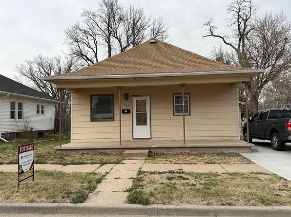 1922 W 4th St, Hastings, NE 68901
