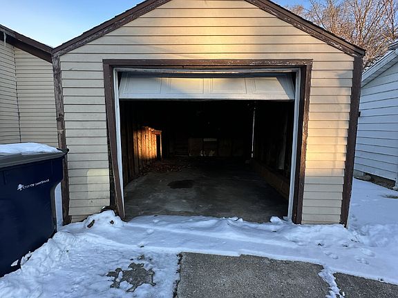 2nd image of 124 N Washington St