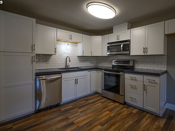 5th image of 875 N 5th St