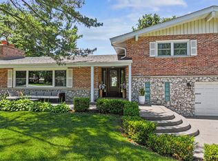 328 Windsor Ln, Inverness, IL 60010