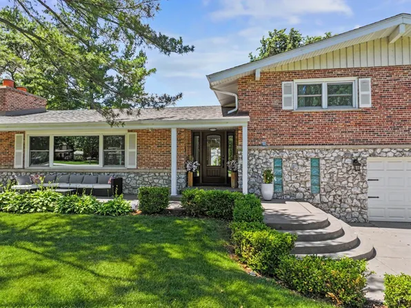 328 Windsor Ln, Inverness, IL 60010