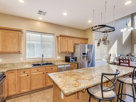 4th image of 44077 W Palmen Dr