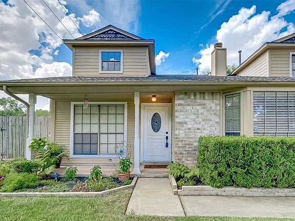3rd image of 2303 Country Place Dr