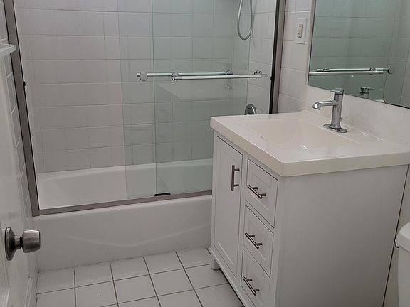 5th image of 2681 Caspian Ave