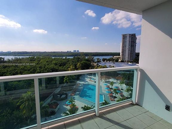 2nd image of 100 Bayview Dr APT 817