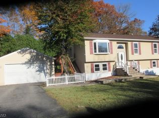32 Linmor Ave, Newton, NJ 07860