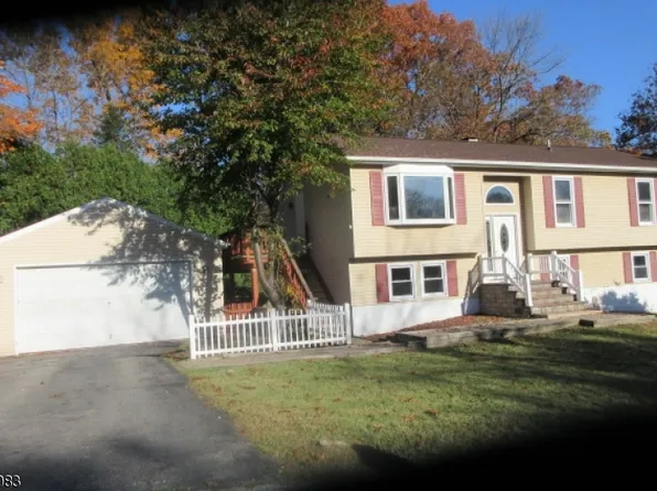 32 Linmor Ave, Newton Town, NJ 07860