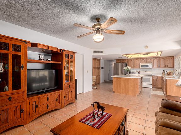 4th image of 5217 E Ludlow Dr
