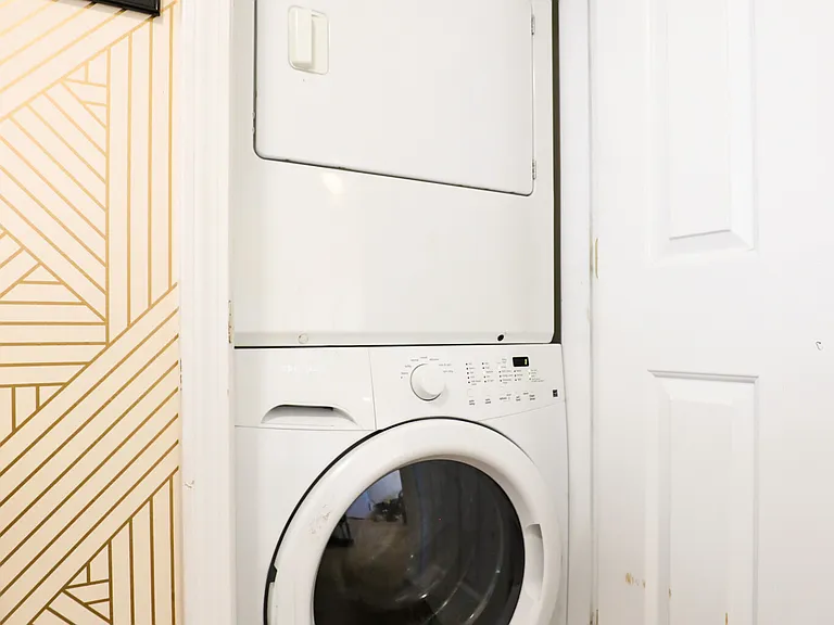 168 Newton St #4 — Photo 5