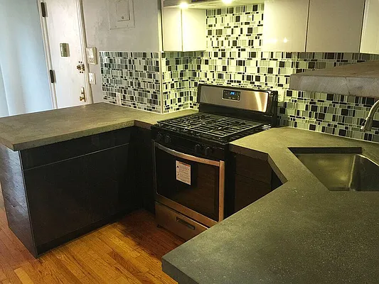 Sold by HighRiseNY | media 2