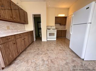 28 Hull St APT 9, Boston, MA 02113