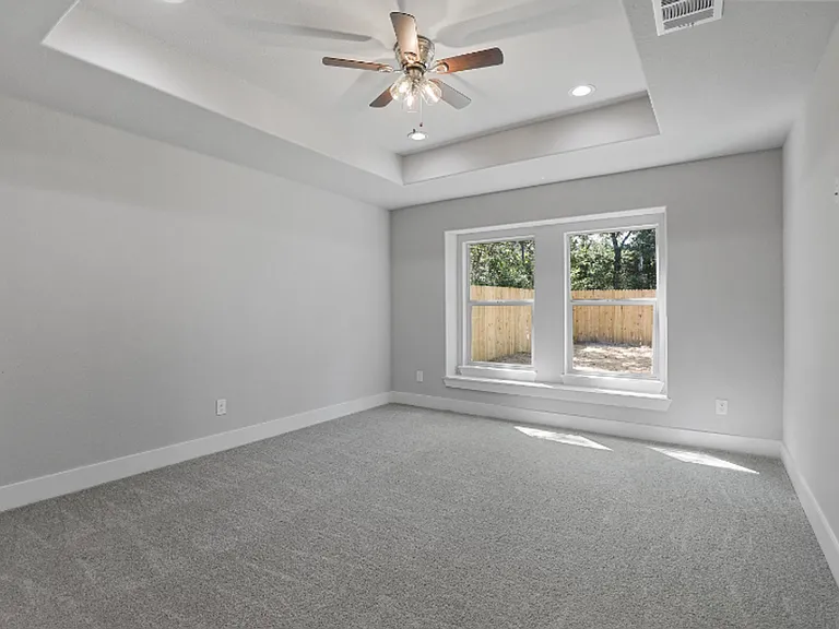 2327 Harding St — Photo 3