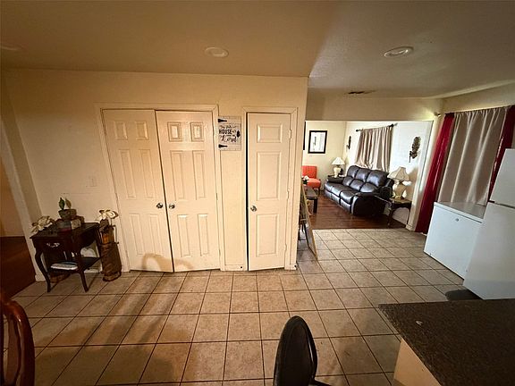 4th image of 345 Old Mill Ct