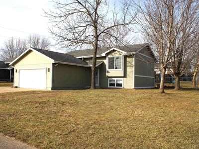 2325 SW Romar Rd, Topeka, KS, 66614