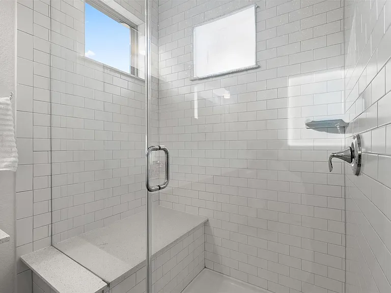 9107 Moonstone Dr — Photo 15