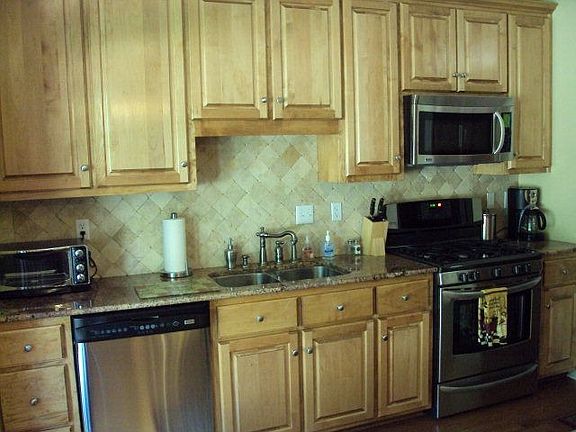 3rd image of Jackson Ave Unit 3