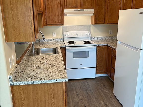 2nd image of 1894 Clay St SE #1894