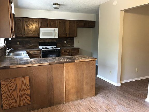 4th image of 4302 Harcourt Dr