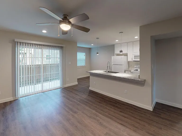 Mosswood Apartments — Photo 31