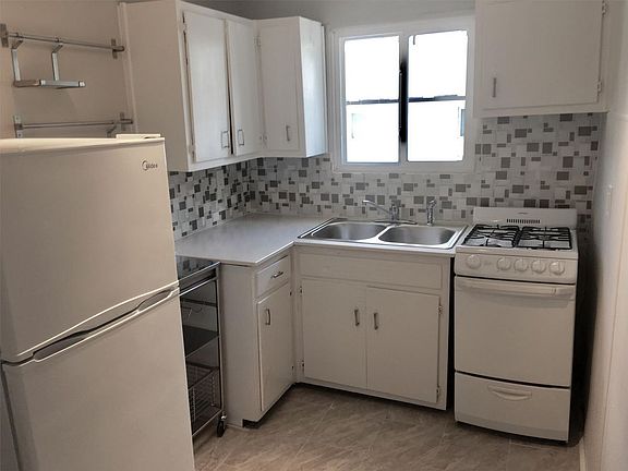2nd image of 767 Greenwood Ave NE APT 03