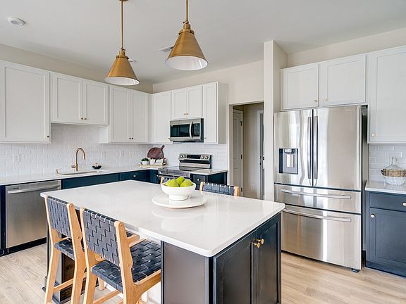 3rd image of 3436 Carlton St #4-5B
