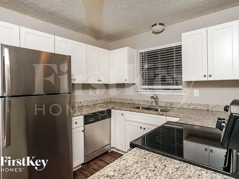 1731 Tudor Dr — Photo 3