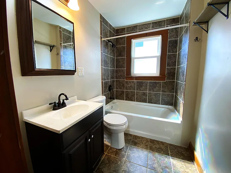 610 Sherwood Ave — Photo 24