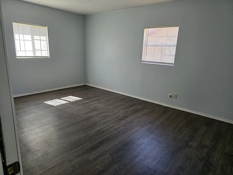 404 S Spruce Ave — Photo 7